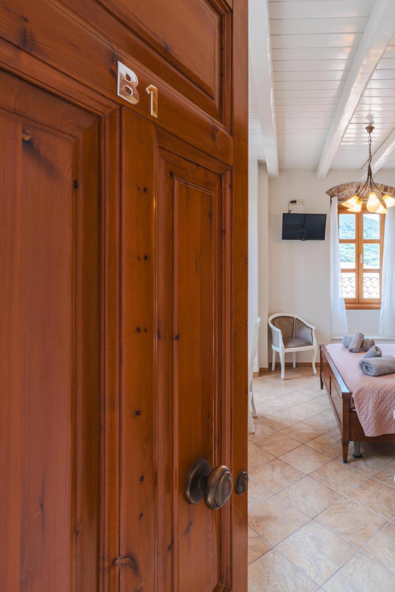 Authentic Suites In Fiscardo Fiskardo Exterior photo